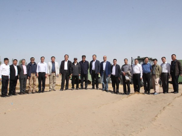 中国林学会“多功能固沙集成技术装备创制与应用”项目科技成果评价会在全国荒漠化防治(机械治沙工程)试验示范基地 成功举办 中国林学会“多功能固沙集成技术装备创制与应用”项目科技成果评价会在全国荒漠化防治(机械治沙工程)试验示范基地 成功举办