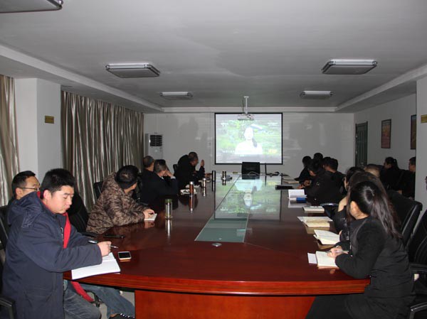 学时代楷模  学先进事迹 新能源公司党支部组织召开“主题党日活动”