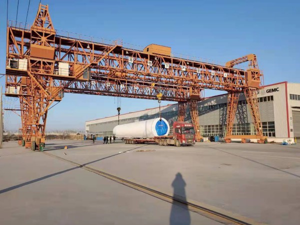 攻坚克难推项目  日夜奋战保工期