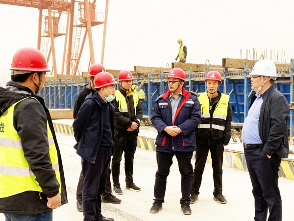 金宝慱亚洲体育董事长马有胜一行 检查指导临夏市环城北路建设工程项目