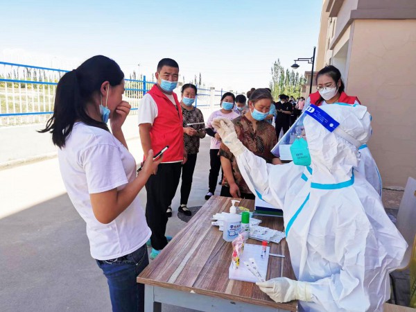 疫情防控不松懈  生产任务不停歇