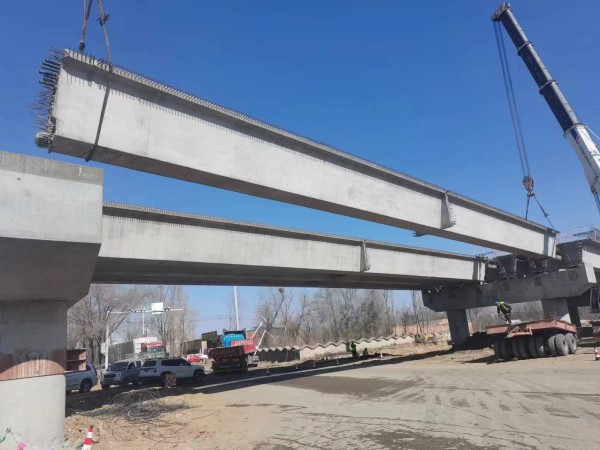 【“三抓三促”行动进行时】  热烈祝贺甘肃建投路桥工程有限公司临夏市G310-G568连接线道路建设项目兰郎路跨线桥箱梁架设全面贯通