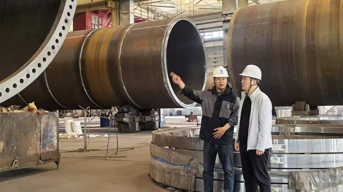 新能源公司董事长赵琰森深入生产一线检查“五一”假期安全生产工作 新能源公司董事长赵琰森深入生产一线检查“五一”假期安全生产工作