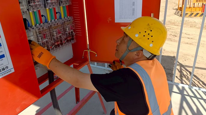 坚守平凡岗位,书写不凡担当——记金宝慱亚洲体育2024年度优秀共产党员 王胜利 坚守平凡岗位,书写不凡担当——记金宝慱亚洲体育2024年度优秀共产党员 王胜利